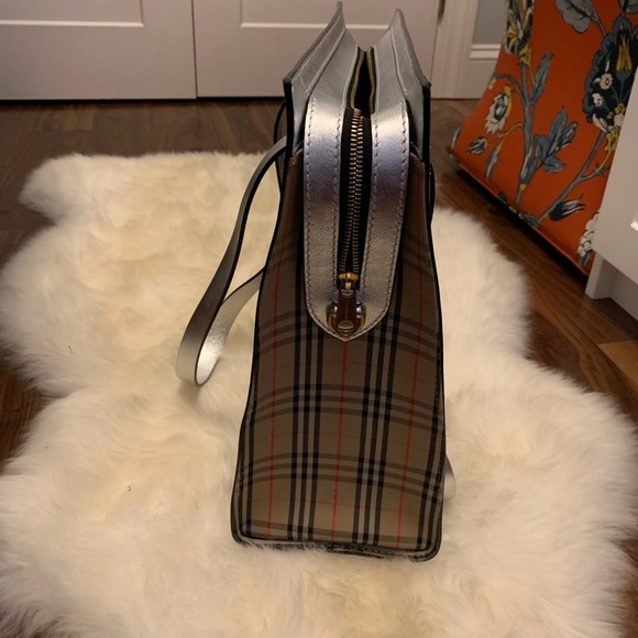 Burberry, Like New Knight Check Tote - Picture 2 of 4